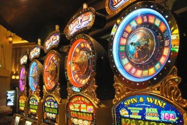 klikvegas 138 mobile app interface showing live-dealer tables and payment options