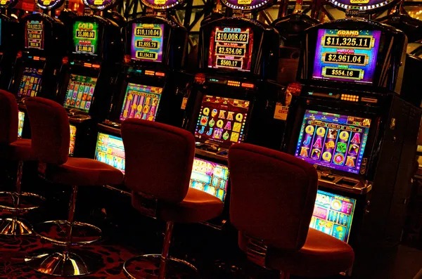 Live dealer roulette table interface